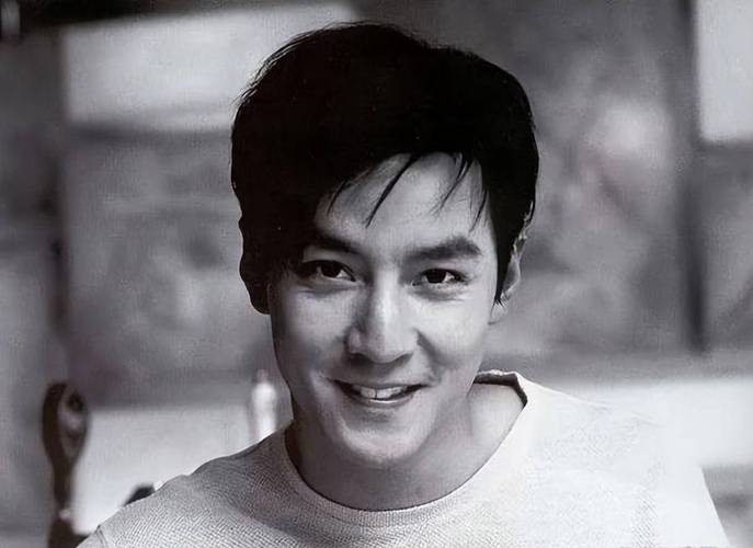 哥几个谁背景最顶？扒一扒娱乐圈男星的出身基因