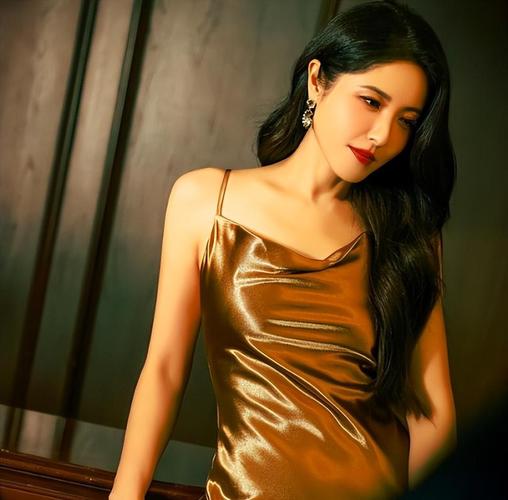 一江春水向东流，大龄剩女愁不愁细数娱乐圈的冻龄剩女哪家强