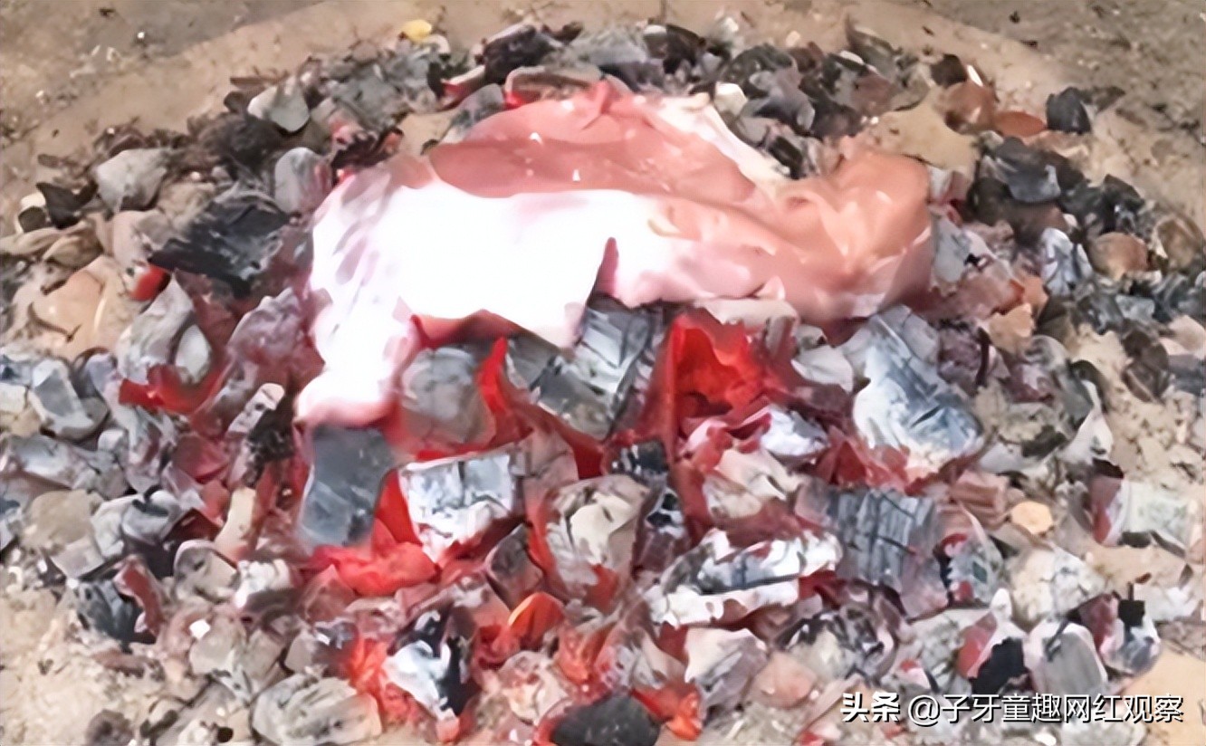 云南做黑暗料理网红,_云南老汉老杨 黑暗料理 网红