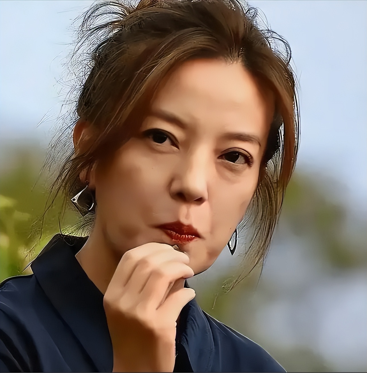 赵薇投资做生意被封杀_赵薇现在还在娱乐圈吗_赵薇转型投资做生意