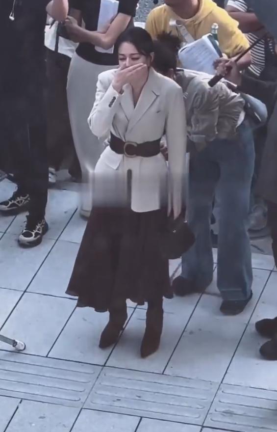 内娱女明星健康问题_33岁迪丽热巴生病现状_明星热点迪丽热巴,